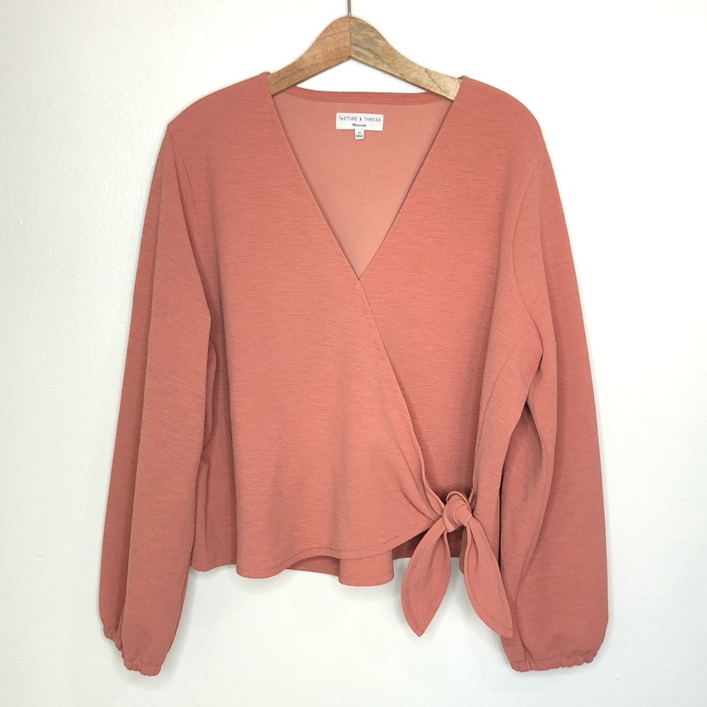 Madewell crepe texture & thread coral wrap top 3X
